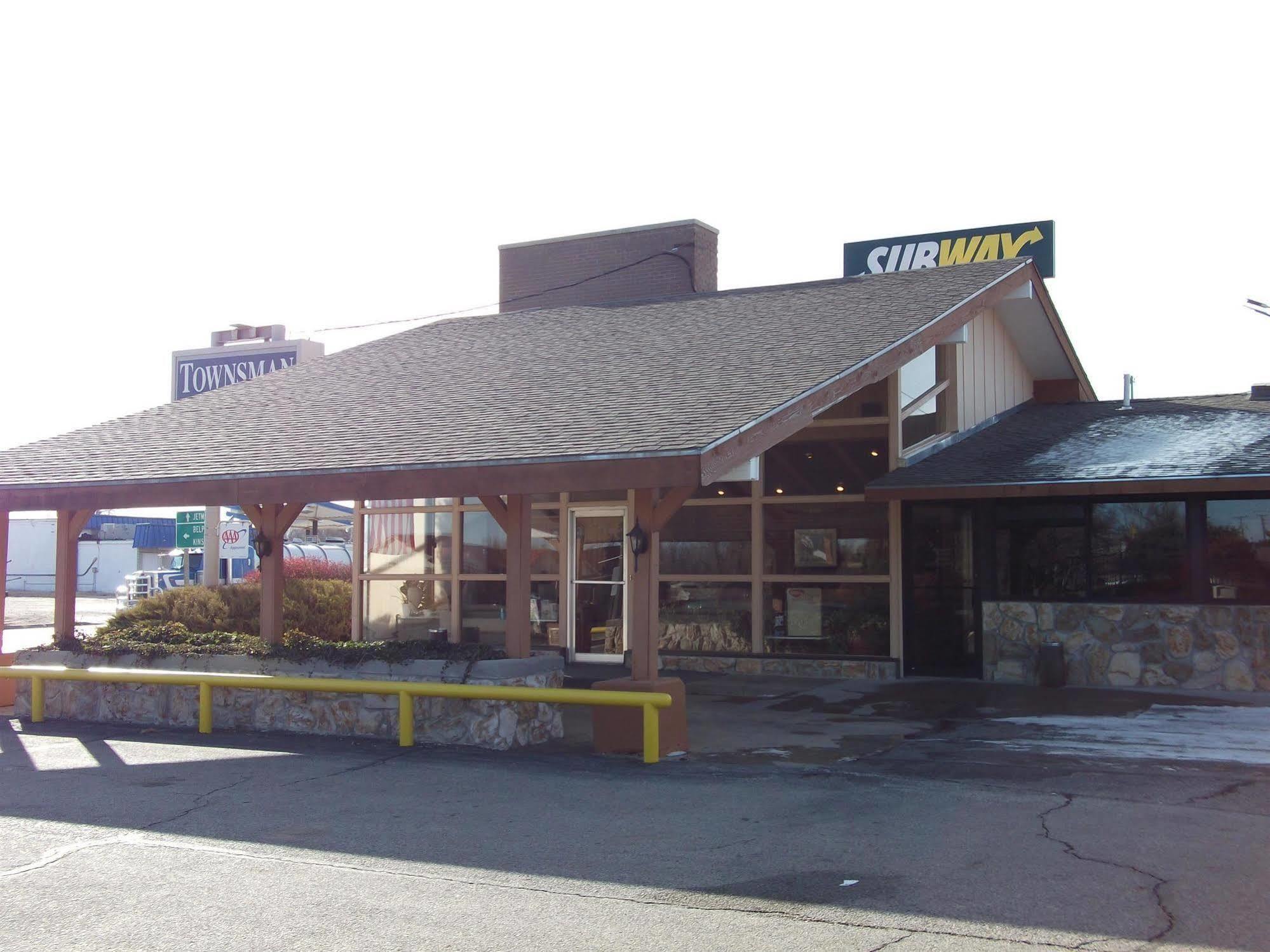 Townsman Inn Larned Exteriér fotografie