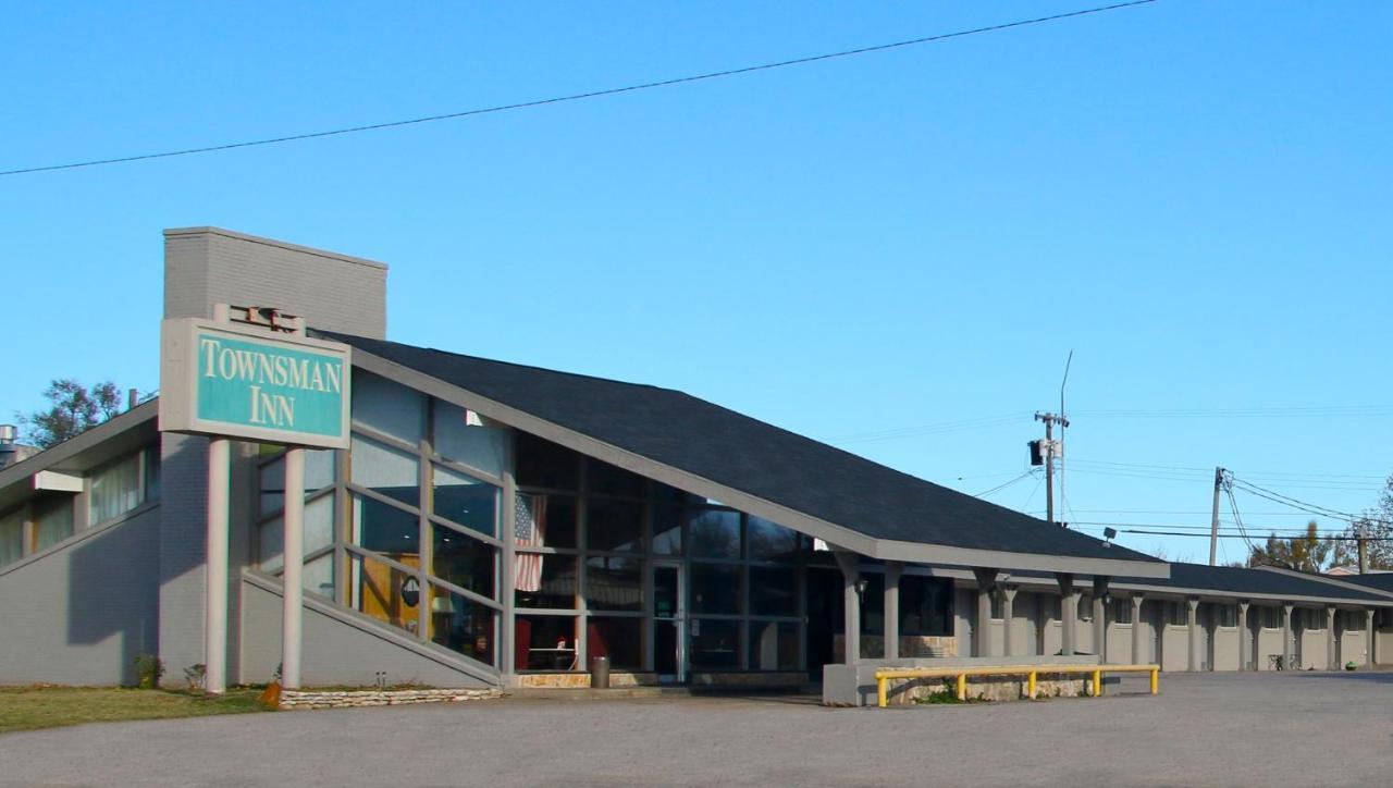 Townsman Inn Larned Exteriér fotografie